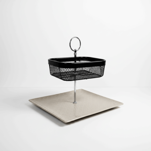 2-stöckige Etagere im industriellen Design, Unikat mit eckiger Form