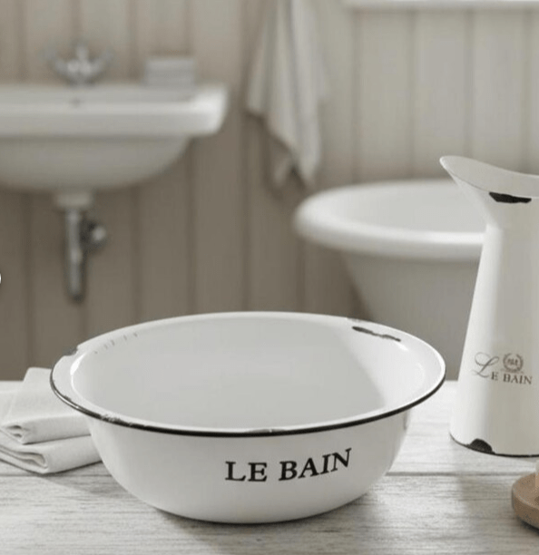 Nostalgisches Emaille in Cremeweiß – Schüssel mit authentischer Patina