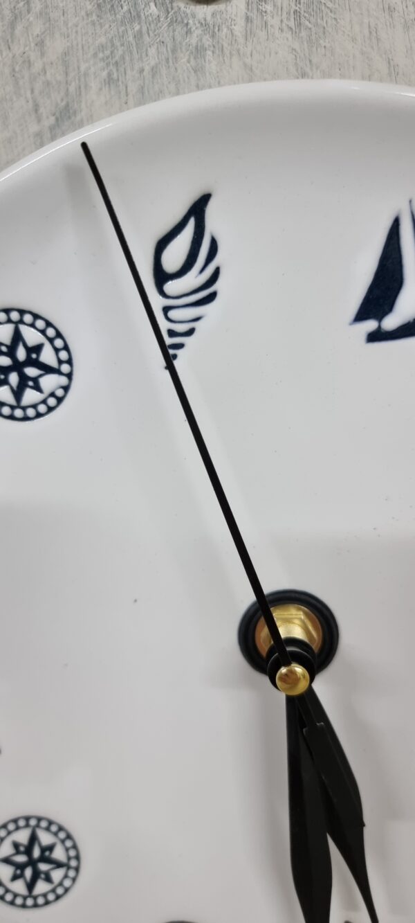 Wanduhr im maritimen Design, handgefertigt – Bild 3