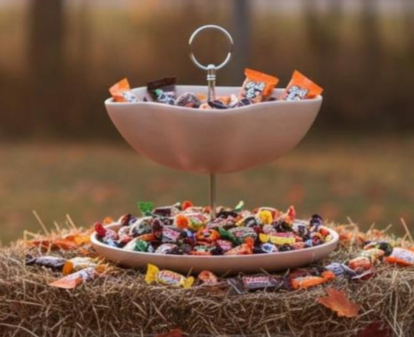 2-stöckige Etagere aus Keramik – zauberhaft gruselig für Halloween