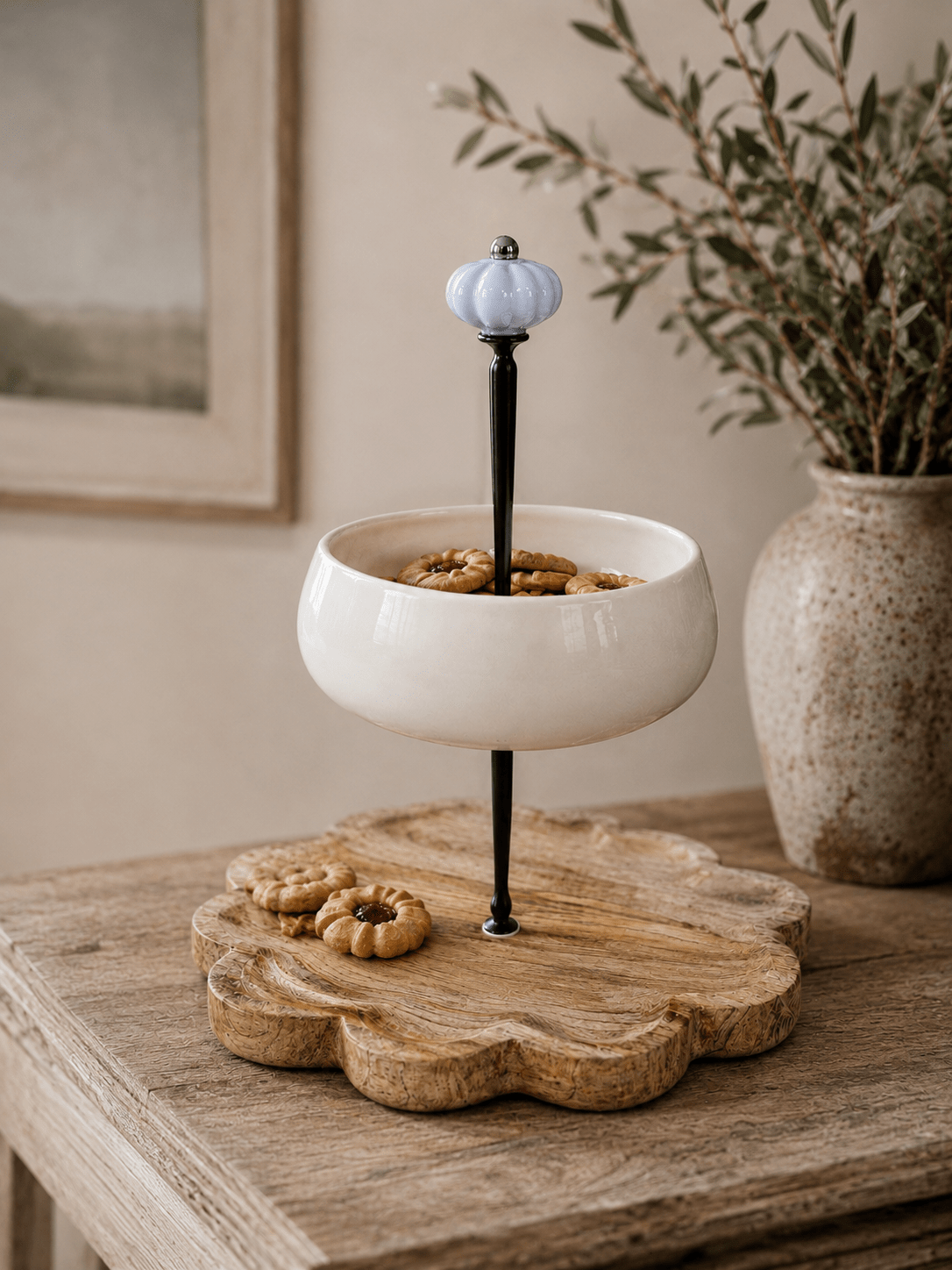 Etagere aus Mangoholz & Keramik – Natürliche Eleganz für stilvolle Genussmomente